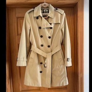 Burberry Sandringham Trench Coat